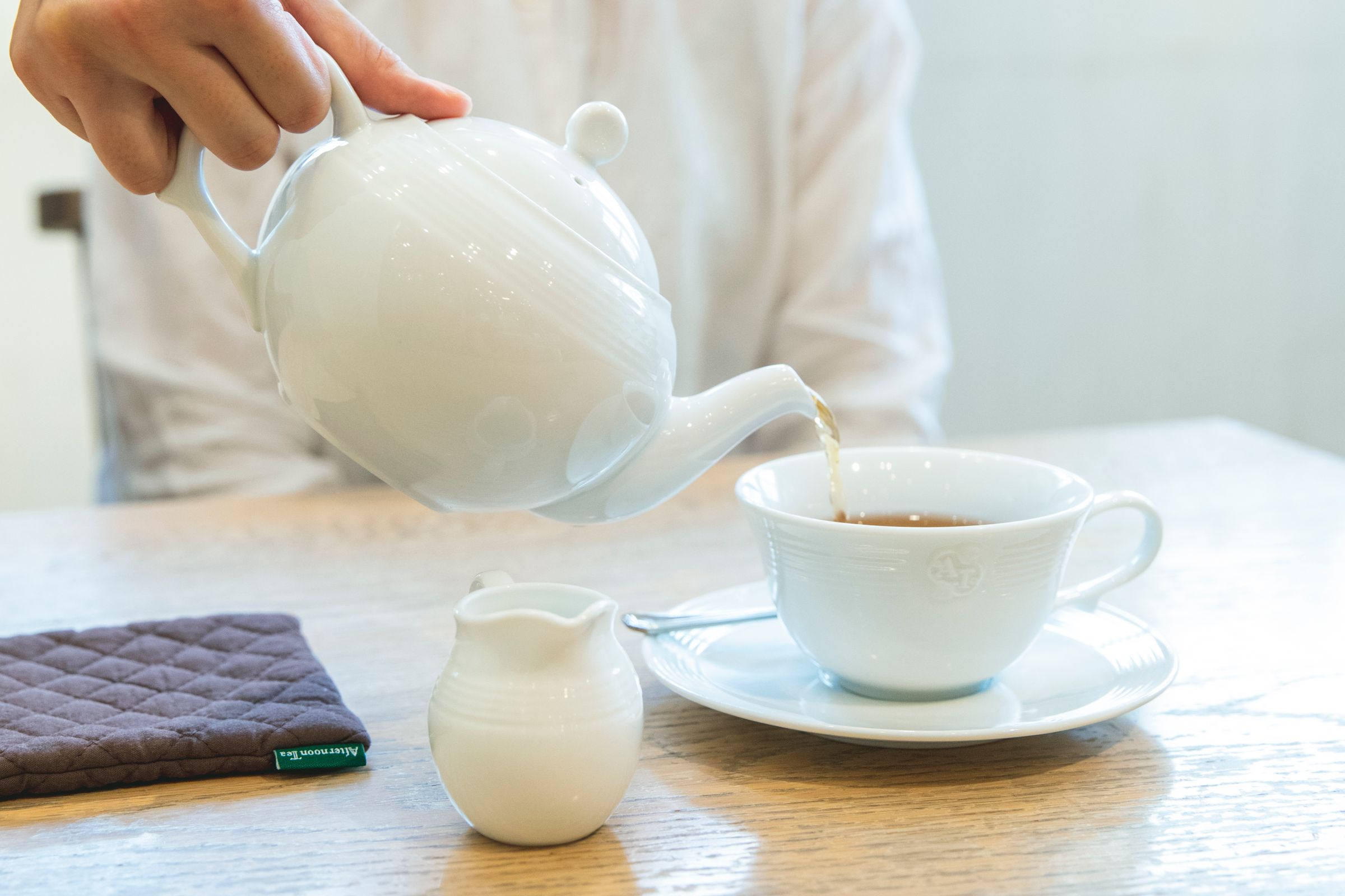 紅茶とティーポットのアイキャッチ画像