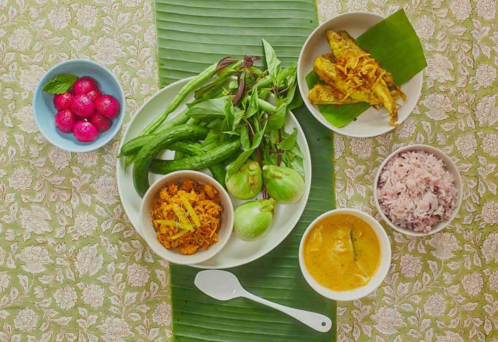 vol.3 「本場で人気の味。タイ南部のポークのスパイス炒め、クアクリンムゥ」 | Afternoon Tea LIVING